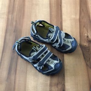 Boys size 12.5W Sperry water shoe - used